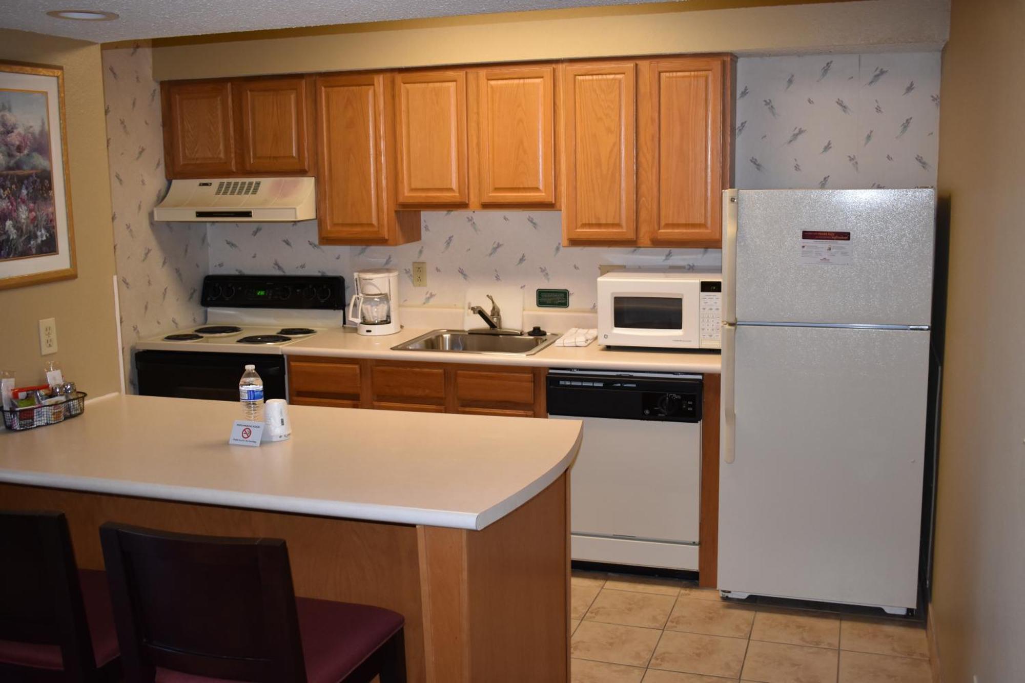 Hawthorn Extended Stay By Wyndham Wichita Exterior photo