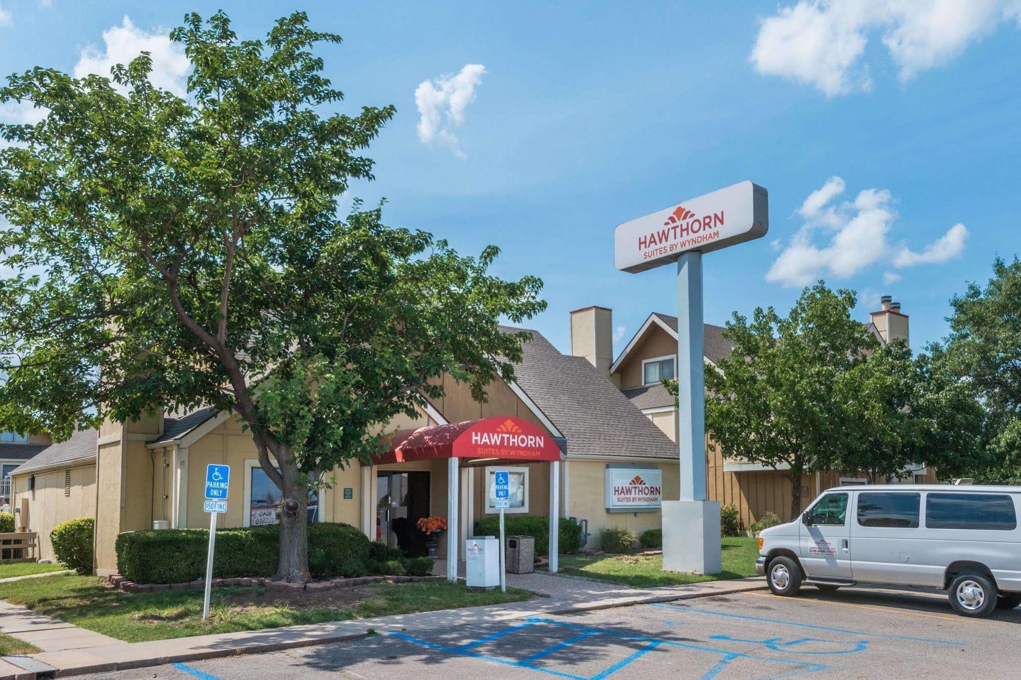 Hawthorn Extended Stay By Wyndham Wichita Exterior photo